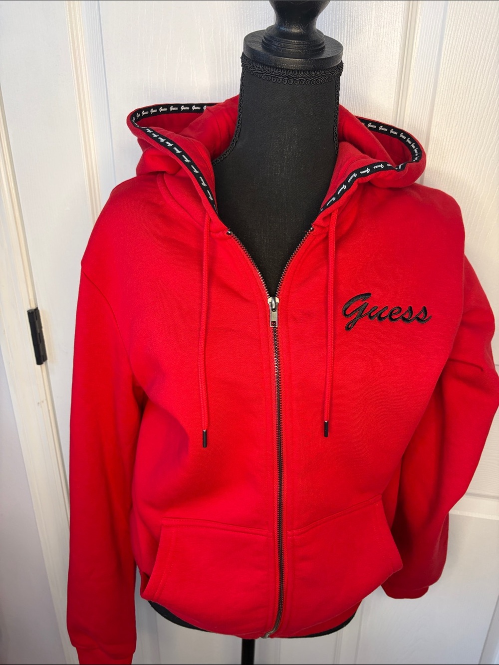Guess NEW Full-Zip Hoodie with Two Pockets front size Medium